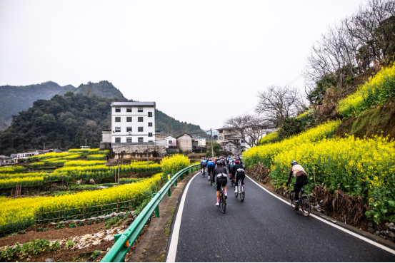 打造“赛事火星电竞平台+文旅+出行”新体验哈啰首场自行车赛圆满举行(图2)